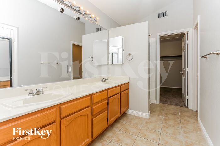 Building Photo - 7841 Cocoa Beach Cir