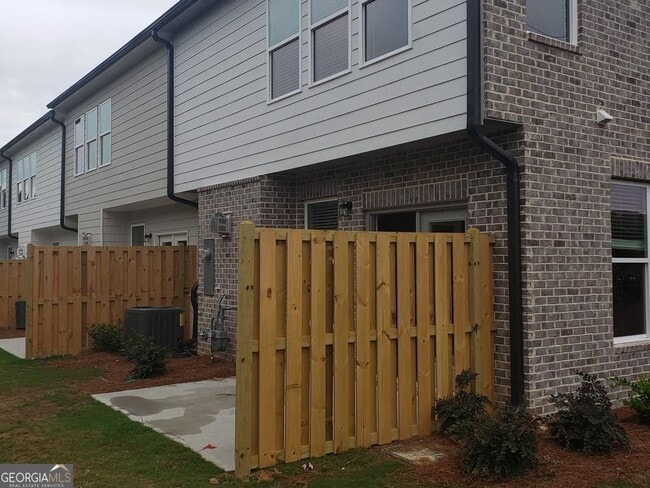 Building Photo - 2628 Morgan Creek Dr