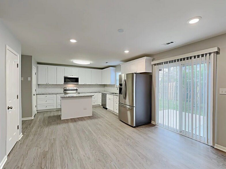 Building Photo - 345 Hunslet Cir