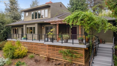 Building Photo - Stunning Portland Home with Open Floor Plan, Gourmet Kitchen, and Spa-Like Bathroom!