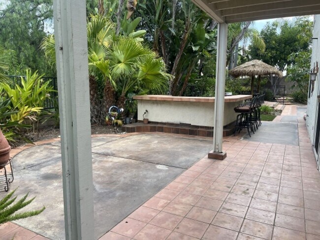Building Photo - Stunning 4 bedroom Home with a Pool locate...