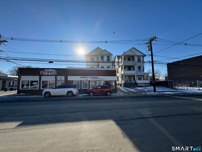 Building Photo - 1720 E Main St