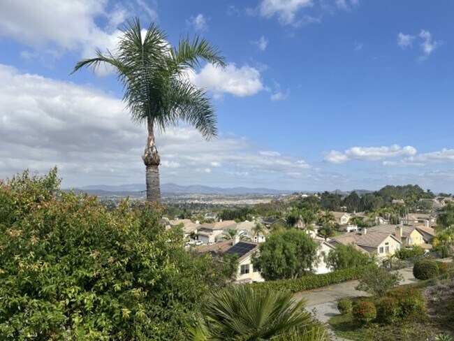 Building Photo - Stunning 4 bedroom Home with a Pool locate...