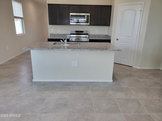 Building Photo - 36641 W San Capistrano Ave