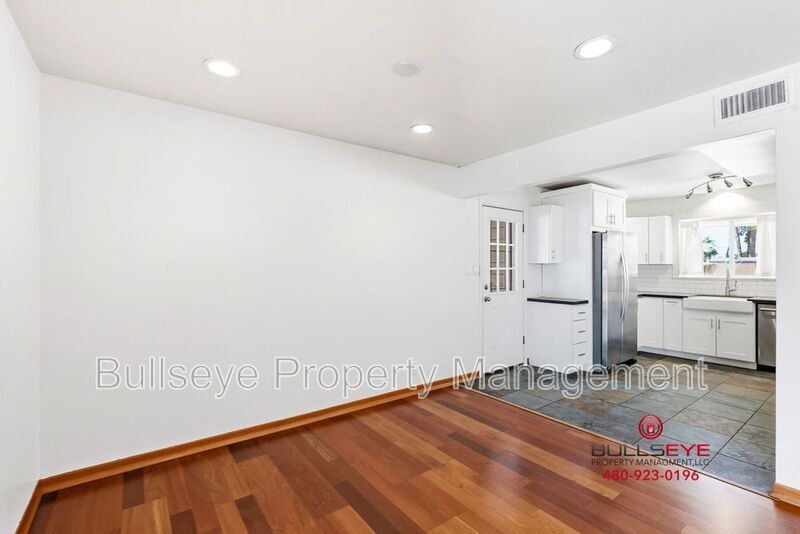 Building Photo - 1617 W Flower Cir N