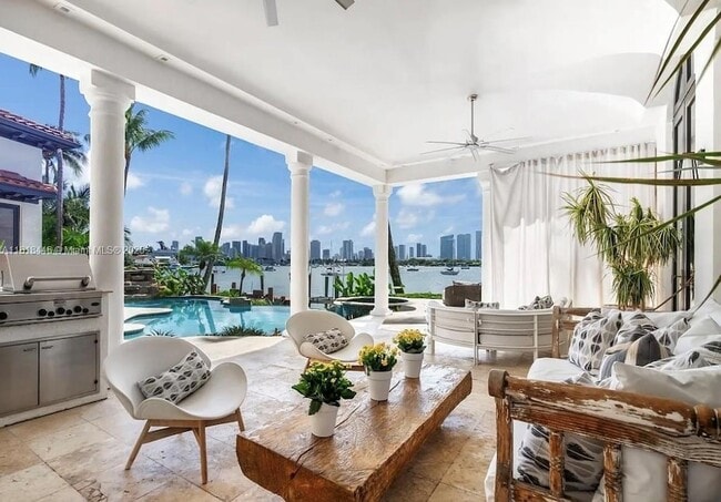 Building Photo - 432 S Hibiscus Dr