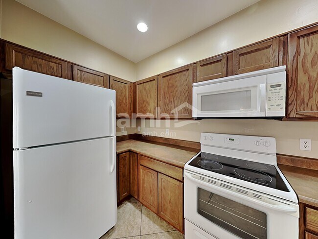 Building Photo - 1990 E Vera Cruz Vis