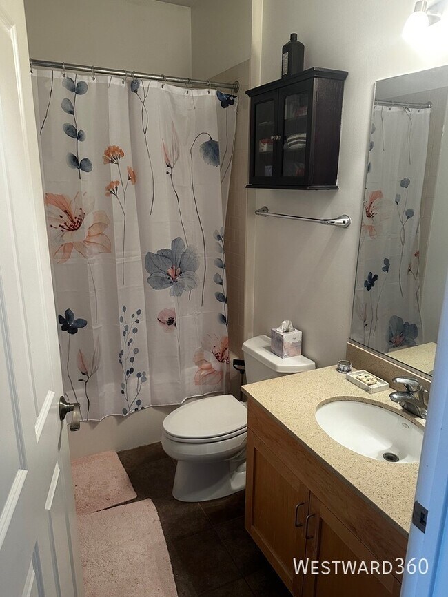 Building Photo - 1121 W Washburne Ave