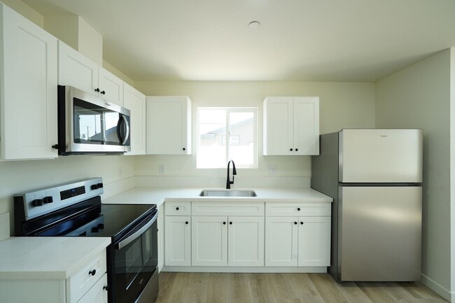 Building Photo - 4805 Charlotte Way