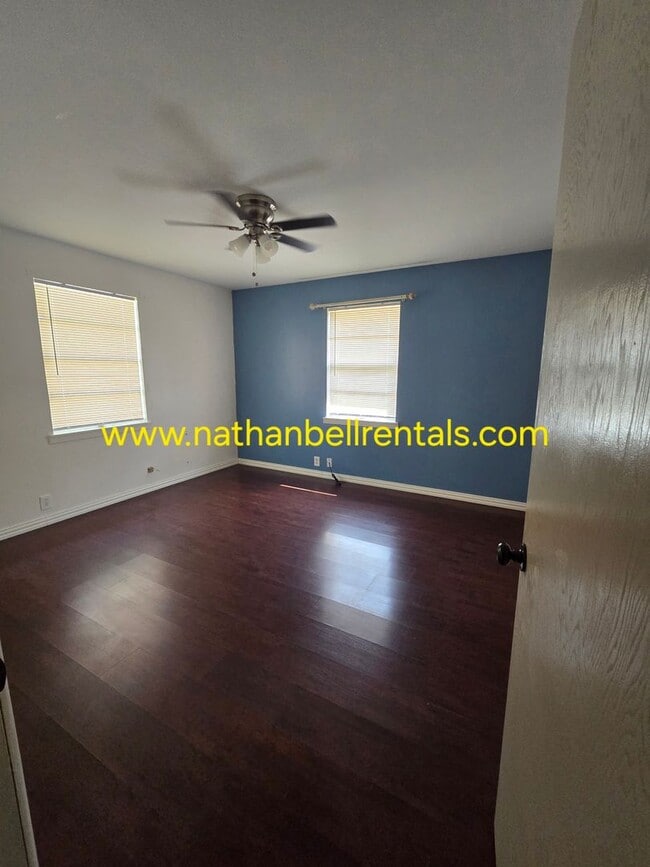 Building Photo - 3165 E Houston St