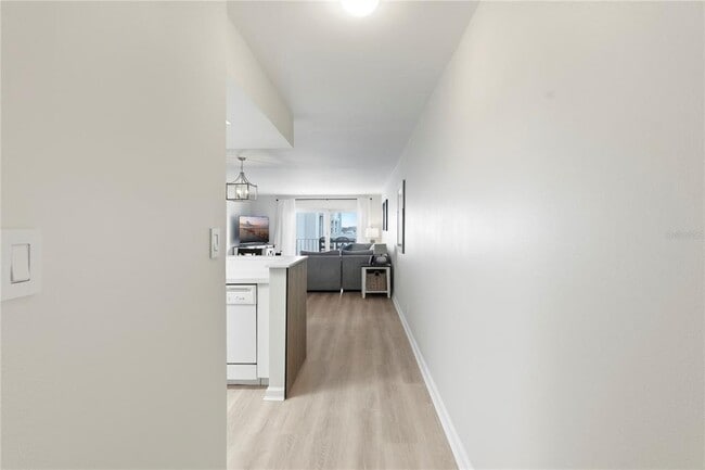 Building Photo - 285 107th Ave