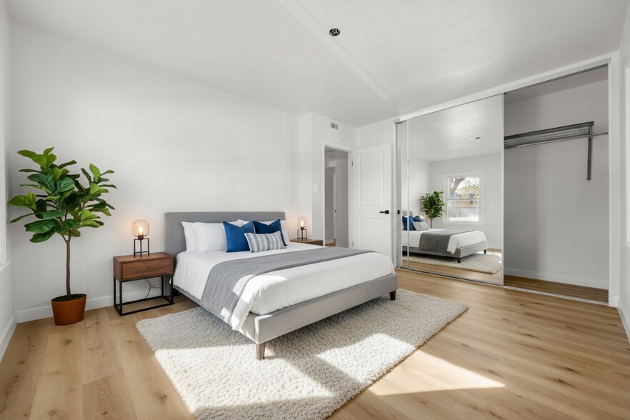 Building Photo - 8802 Belford Ave