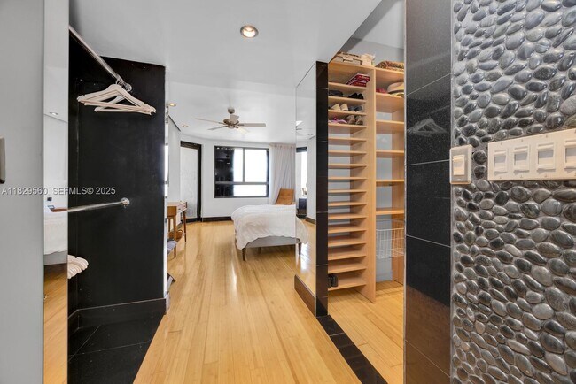 Building Photo - 251 Crandon Blvd