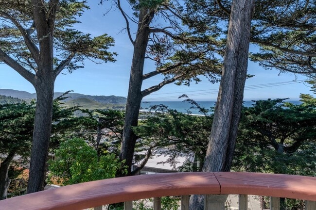 Building Photo - 401 Griffin Ave