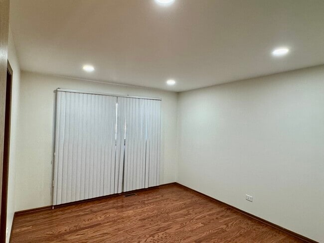 Building Photo - 8548 Bethany Ln