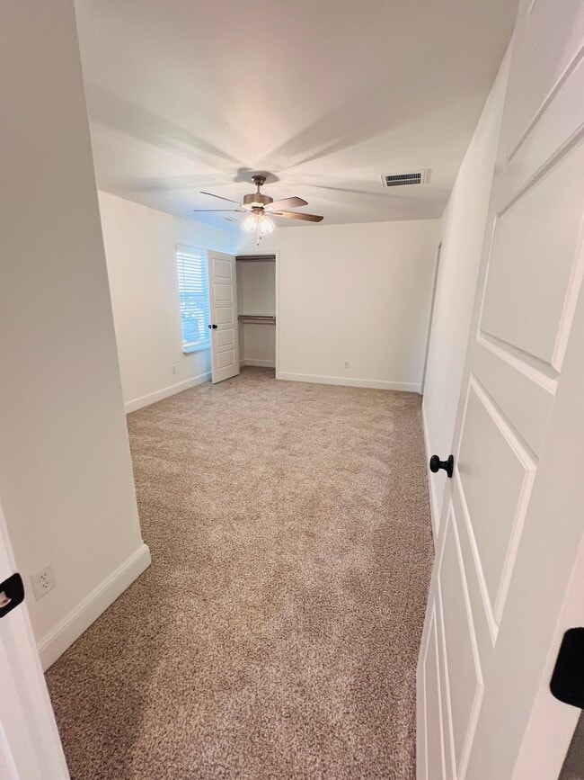 Building Photo - 2091 Bluestem Dr