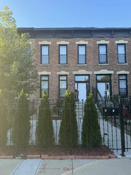 Primary Photo - 2435 W Flournoy St