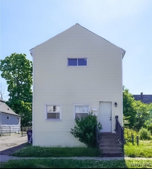 Primary Photo - 11 Dupont St
