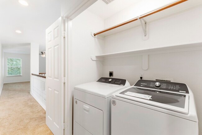 Building Photo - 19 Endor Forest Pl