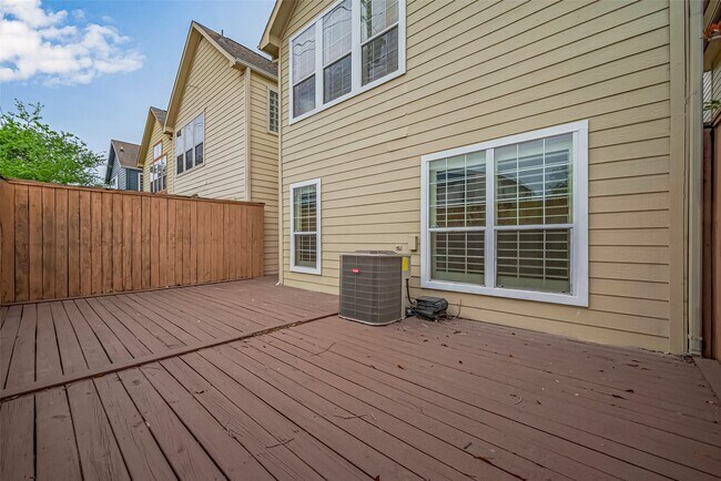 Building Photo - 2624 Starboard Point Dr