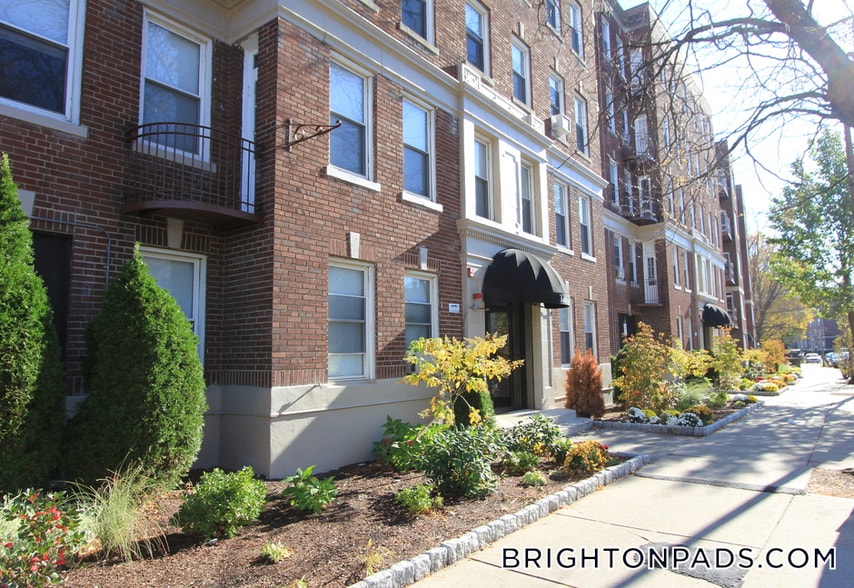 Building Photo - 135 Washington St