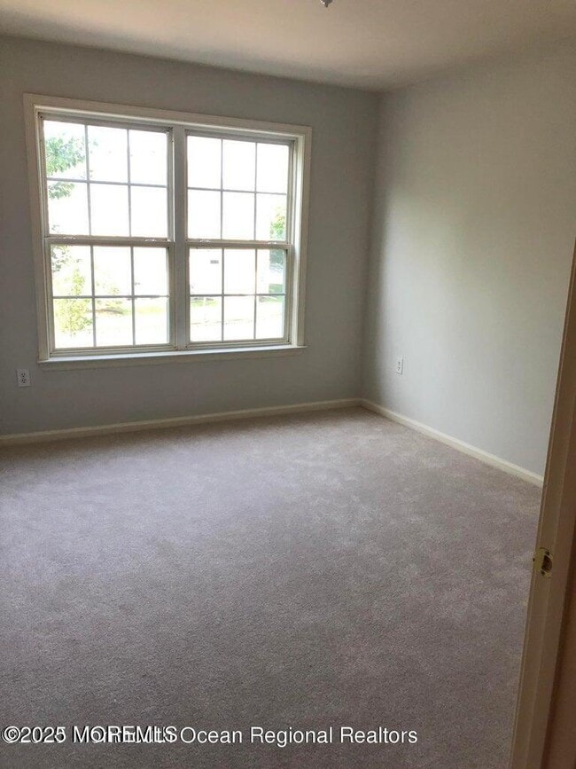 Building Photo - 163 Shinnecock Dr