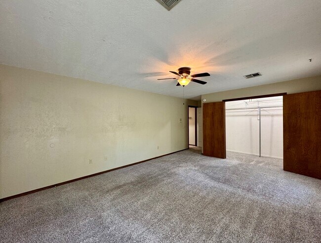 Building Photo - 428 Sundance Ln