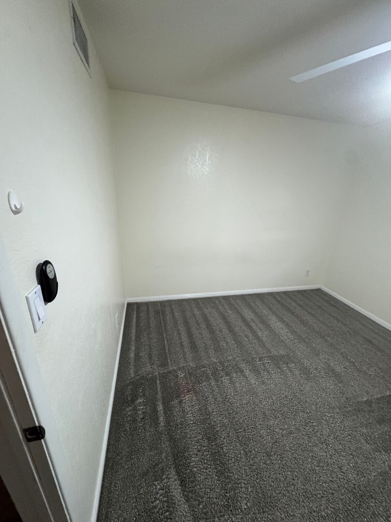 Smallest bedroom with one closet - 1207 E Loyola Dr
