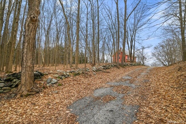 Building Photo - 948 Craigville Rd