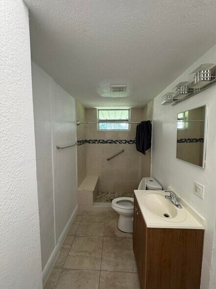 Building Photo - 1131 S N St