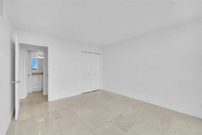 Building Photo - 2841 N Ocean Blvd