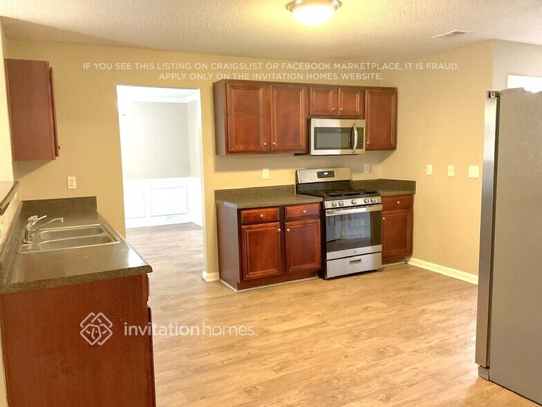 Building Photo - 5853 Black Top Way