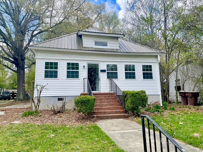 Primary Photo - 1004 Highland Ave