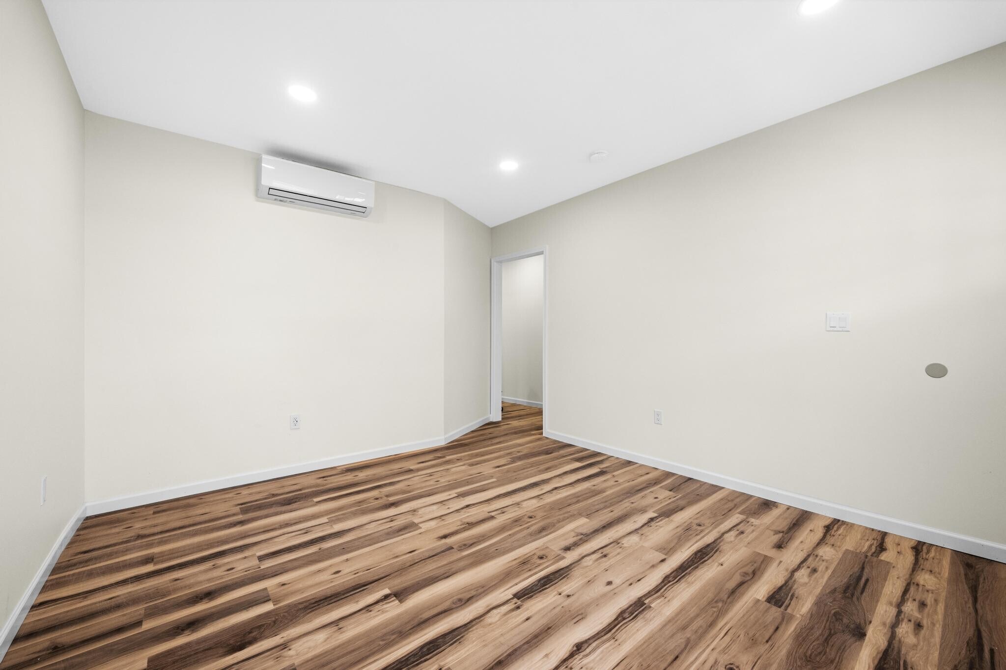 Building Photo - 346 Bennett St