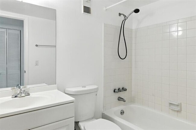 Building Photo - 141 NW 93rd Ave