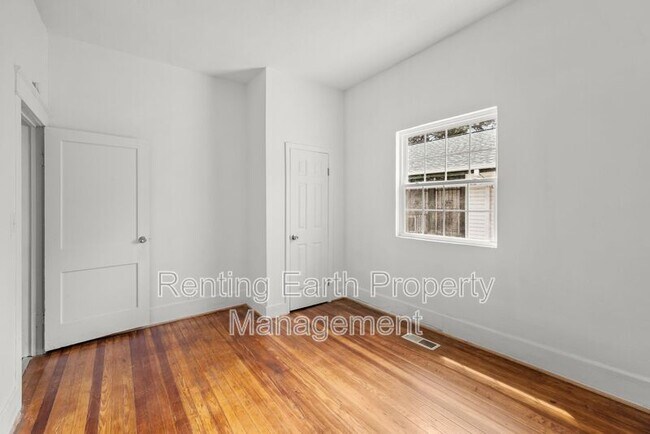 Building Photo - 1520 34th Ave N