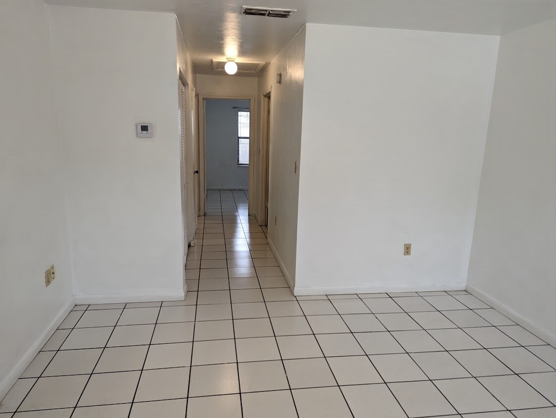 Building Photo - 3600 SW 23rd St