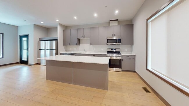 Building Photo - New Construction! 10-Bed 4-Bath