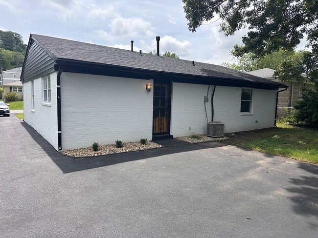 Building Photo - 5102 Invicta Dr