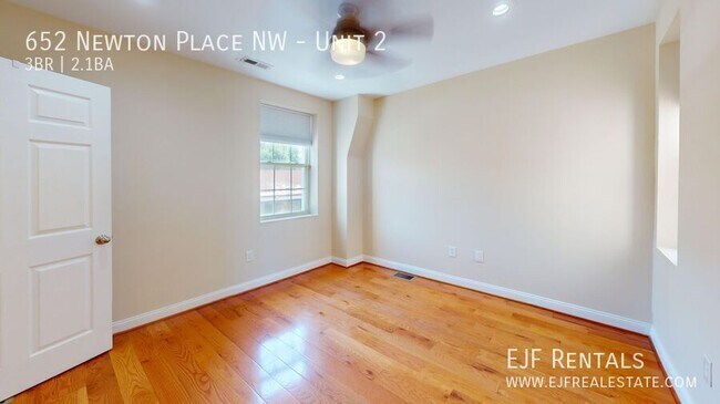 Building Photo - 652 Newton Pl NW