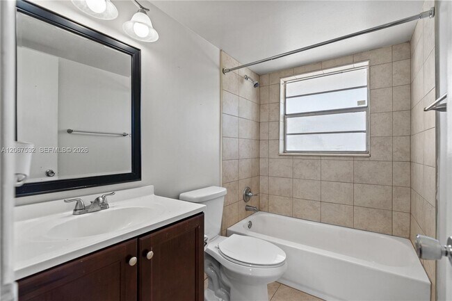 Building Photo - 7305 NW 5th Ct