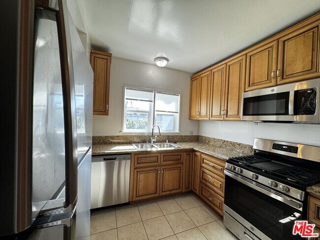 Building Photo - 1246 Edris Dr