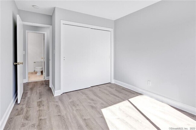 Building Photo - 154 Cold Spring Rd