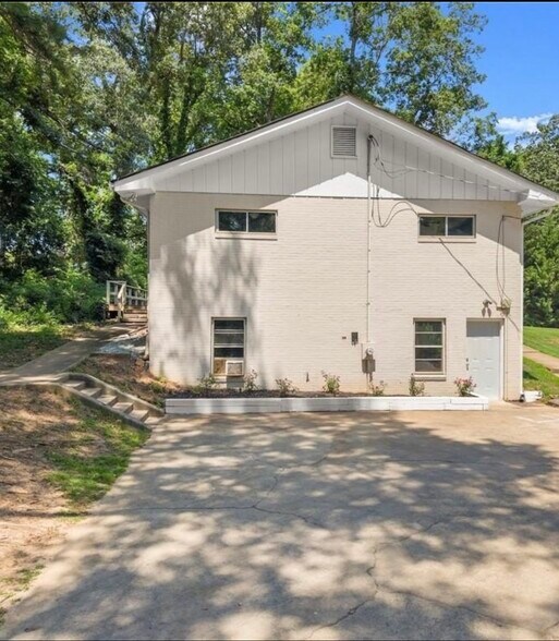 Primary Photo - 1112 Riverside Ter