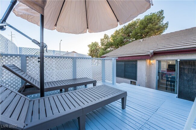 Building Photo - 2364 Belvedere Dr