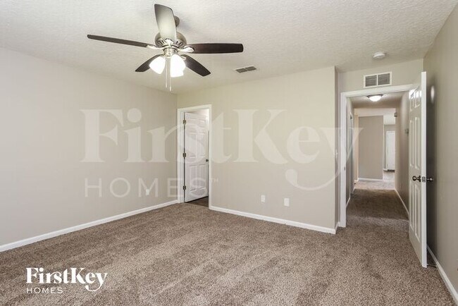 Building Photo - 7927 Jasper Ave