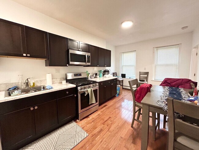 Building Photo - All Utilities Included, Eat-in Kitchen, Laundry on a Site