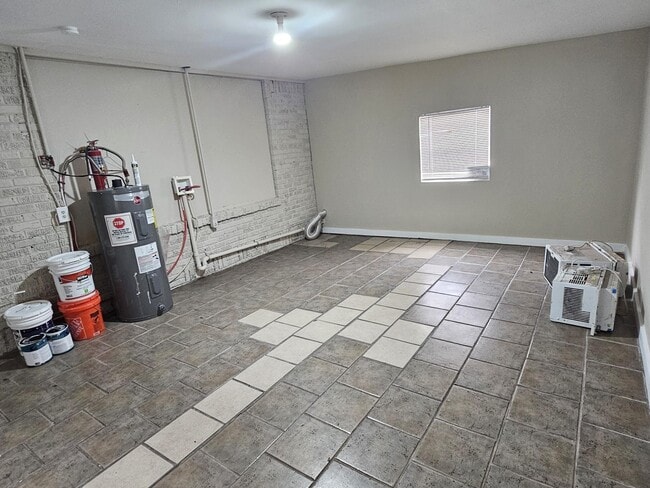 Building Photo - 2616 Oakcliff St