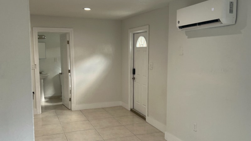 Building Photo - 2622 NW 35th St