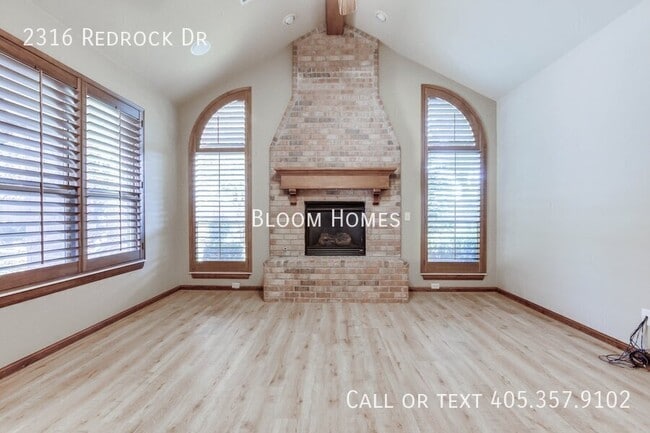 Building Photo - 2316 Redrock Dr